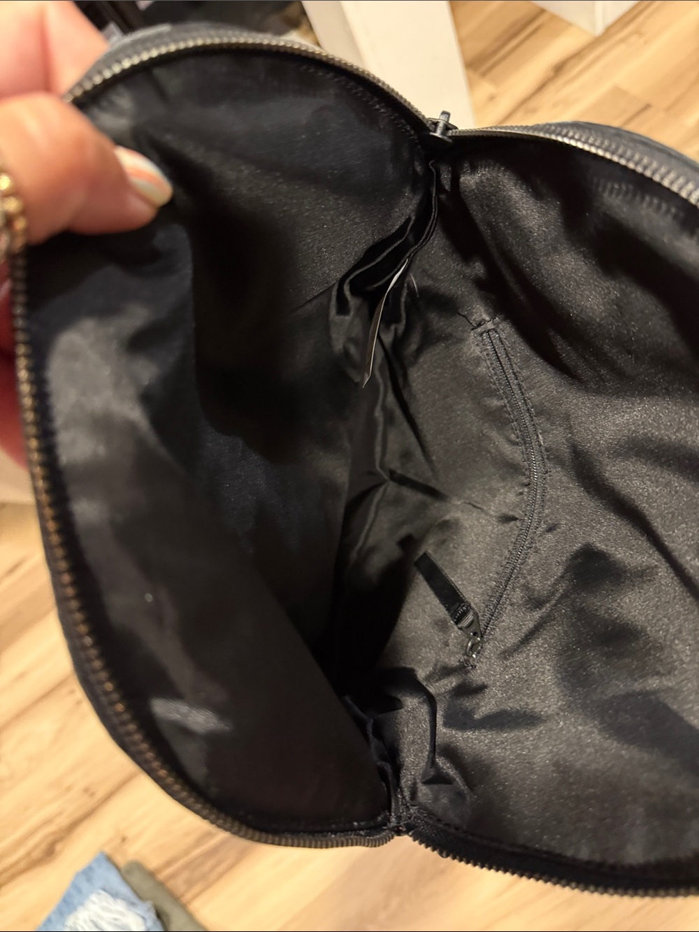 lululemon athletica Black & Dark Gray Camo Crossbody Belt Bag - Picture 6 of 6